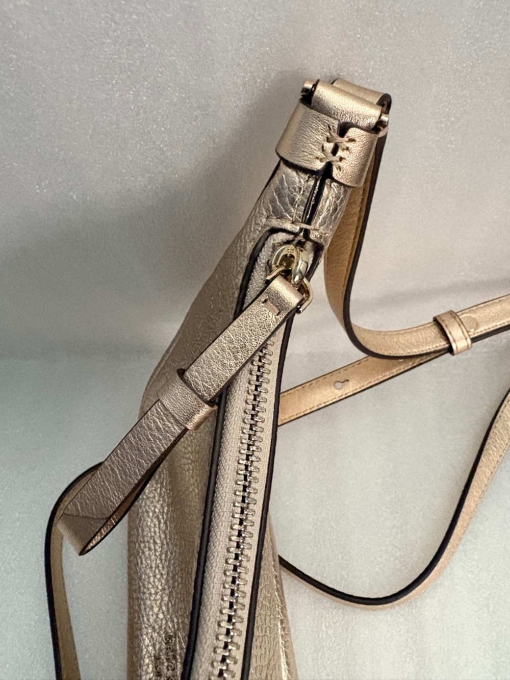 Kate Spade Rose Gold Champagne Pebbled Hobo Shoulder/Crossbody Pink Logo Lining - Picture 6 of 16